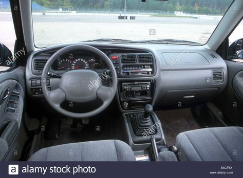 Download this stock image: Car, Suzuki Grand Vitara XL7 V6, cross country vehicle, model year 1999-, green, interior view, Interior view, Cockpit, techniqu - B4CF6X from Alamy's library of millions of high resolution stock photos, illustrations and vectors. Suzuki Vitara Jlx, Car Suzuki, Suzuki Grand Vitara, Interior View, Suzuki Vitara, Green Interior, Grand Vitara, Car Photos, Cross Country