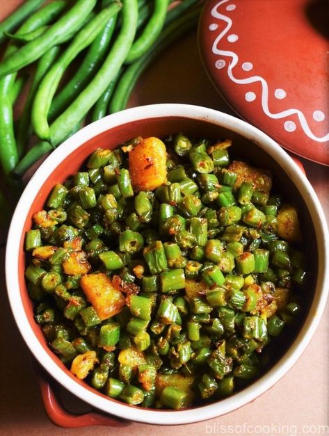 Beans Aloo ki Sabzi (French Beans Potato) - Bliss of Cooking Aloo Beans Sabji, French Beans Recipe Indian, French Beans Recipe, Chinese Vegetable Stir Fry, Veg Food Recipes, Vegetarian Treats, Andhra Recipes, Curry Recipes Vegetarian, French Beans