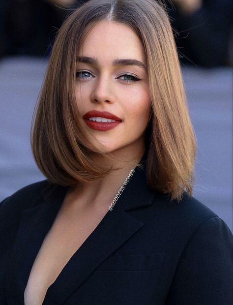 Margaret Glaspy, Emilia Clarke Hair, Emilie Clarke, Summer Fashion Show, Lovely Hairstyles, Hollywood Actress, Emilia Clarke, New Haircuts, Miranda Kerr