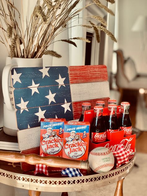 I wanted a vintage baseball theme for my setup this year. So I though classic coca-Cola in glass bottles with old school cracker jacks couldn’t be any more nostalgic americana. Sandlot Movie, Baby Bbq, Patriotic Treats, America Party, Vintage Coke, American Theme, Sandlot, Cracker Jacks, Birthday Inspo