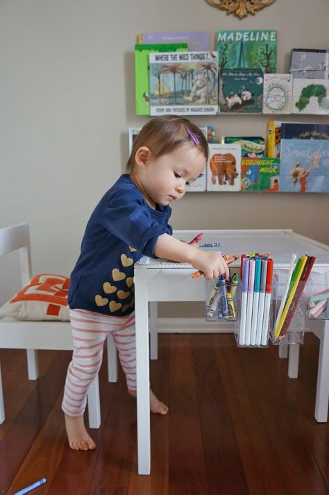 Use this IKEA hack to make the ultimate art table for your kids. Ikea Hack Kids, Ikea Crafts, Montessori Bedroom, Ikea Kids, Kid Hacks, Diy Ikea Hacks, Diy Ikea, Best Ikea, Toddler Rooms