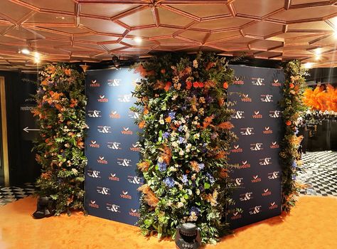 Flower walls act as a great backdrop for a step-and/repeat! Work with our team on your next branded event ✨#bfloralnyc #flowerwall #mediaevent #stepandrepeat #nycfloraldesigner #floraldesign #palmbeachfloraldesign Step And Repeat Backdrop Ideas, Step And Repeat Backdrop, Flower Walls, Step And Repeat, Havana Nights, Grass Roots, Backdrop Design, Stage Design, Flower Wall