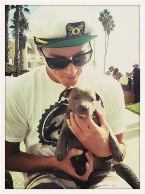 hot guys with puppies & palm trees - my idea of summertime heaven!! Jack Freestone, Hello Baby, Cutest Thing Ever, Dog Photography, Adorable Animals, Mans Best Friend, Cuteness Overload, Cute Puppies, Eye Candy