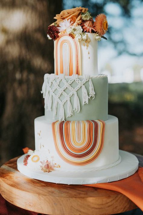 Bohemian delight wedding cake inspiration. Photo: @sheree.taylor.photography Boho Themed Cake, Bohemian Cake, Bohemian Birthday Party, Bohemian Birthday, Boho Cake, Boho Birthday Party, Pastel Cakes, Dream Wedding Cake, Rainbow Birthday Party