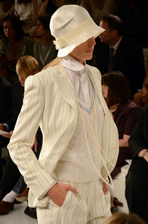 Love the stripe pant suit...including the vest and hat. Great Gatsby Fashion, Gatsby Style, Ralph Lauren Style, Retro Mode, Roaring Twenties, The Great Gatsby, 1920s Fashion, Great Gatsby, Mode Vintage