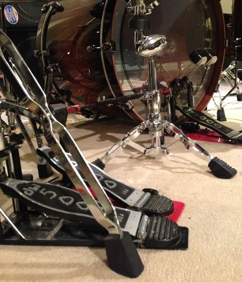 Drum double pedal_DW5000. Drum Pedals, Song Notes, Dw Drums, Drum Pedal, Drummers, Music Stuff, Made Of Wood, Percussion, Stationary Bike