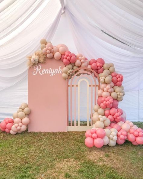 Boho Rainbow Backdrop, Pampas Arrangement, Rainbow Backdrop, Arch Backdrop, Rainbow Baby Shower, Baby Shower Backdrop, Balloon Decor, Instagram Baby, Boho Baby Shower