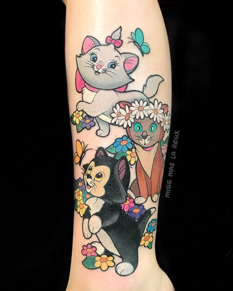 Mae La Roux on Instagram: “🐾 Kitties! #disneycats #catsofinstagram #marie #marietattoo #disneycattattoo #disneycatstattoo #aristocatstattoo #dinah #aliceinwonderland…” Aristocats Tattoo, Chip Tattoo, Cats Tattoo, Funky Tattoos, Sick Tattoo, Disney Cats, Sweet Tattoos, Old Tattoos, E Tattoo