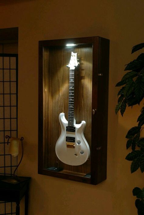 Guitar Rooms, Guitar Display Case, Gerobak Dorong, Music Room Design, Guitar Storage, Guitar Display, Home Music Rooms, Music Rooms, Guitar Room