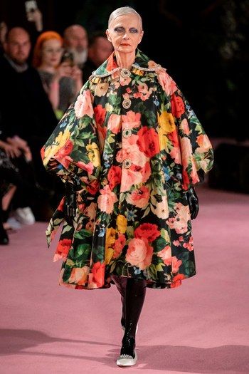 Richard Quinn Spring 2020 Ready-to-Wear Collection - Vogue Floral Runway, Runway 2020, Richard Quinn, Advanced Style, Style Aesthetic, Vogue Fashion, Fashion Show Collection, Vogue Paris, Couture Collection