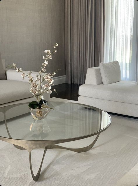 Modern Sitting Room, Glass Coffee Tables Living Room, Silver Coffee Table, Coffee Tables Living Room, Glass Coffee Tables, Coffee Table Inspiration, Sitting Room Design, Round Glass Coffee Table, Round Coffee Table Modern