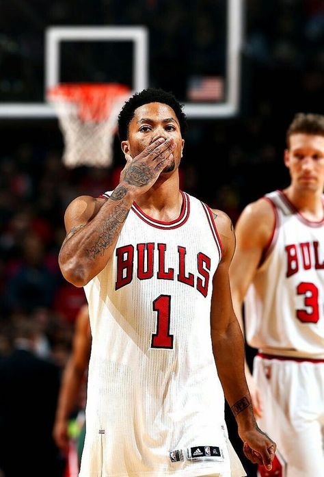 Derrick Rose Dunk, Derrick Rose Wallpapers, Rose Bulls, Kyrie Irving Celtics, Rose Nba, Hip Hop Aesthetic, Bulls Wallpaper, Mary Lou Retton, Hip Hop Wallpaper