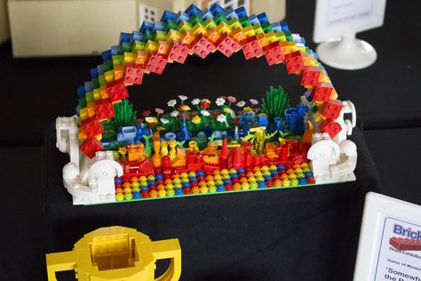 Lego Set Display, Lego Rainbow, Lego Room Ideas, Best Lego Sets, Rainbow Images, Lego Inspiration, Lego Display, Lego Christmas, Lego Diy