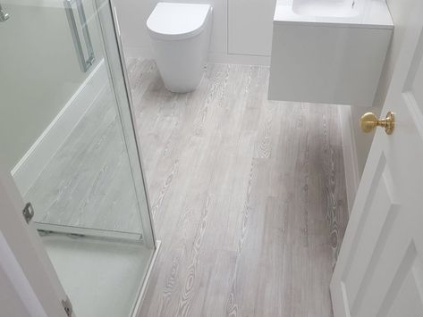 Grey Wood Bathroom Ideas, Amtico Flooring Bathroom, Amtico Flooring Kitchen, Bathroom Lino, Grey Wooden Floor, Amtico Spacia, Grey Vinyl Flooring, Wooden Floor Tiles, Vinyl Flooring Bathroom