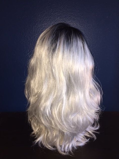 Platinum Blonde Hair Black Roots, Black Roots White Hair, Platinum Blonde Hair With Black Roots, Silver Hair Black Roots, Blond Hair Black Roots, White Hair With Black Roots, Blonde Hair With Black Roots, Blonde Hair Black Roots, Platnum Blonde