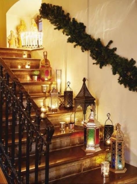 Moroccan Christmas, Moroccan Lamps, Christmas Stairs, Christmas Staircase, Moroccan Lanterns, Christmas Lanterns, Noel Christmas, Holiday Inspiration, Candle Lanterns