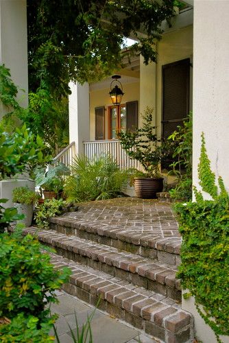 Traditional Entry Brick Design, Pictures, Remodel, Decor and Ideas Brick Porches, Front Porch Landscape, Brick Porch, Front Porch Steps, Front Yards Curb Appeal, Porch Landscaping, Porch Design Ideas, Brick Steps, Patio Steps