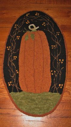 1000+ ideas about Primitive Hooked Rugs on Pinterest | Rug Hooking ... Rug Hooking Kits, Hooked Rugs Primitive, Rug Hooking Designs, Wool Felt Projects, Quilt Rack, Great Pumpkin, Monks Cloth, Primitive Rugs, Penny Rug