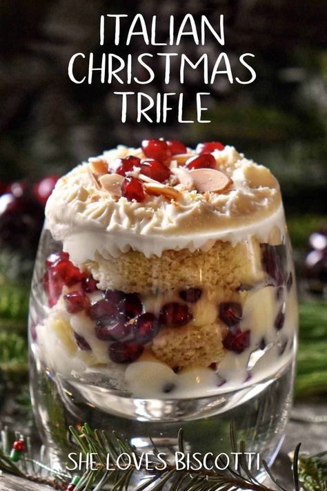 This Zuppa Inglese recipe is the perfect Italian Christmas Trifle. Pomegranate seeds add a splash of color and sweetness! #Italiantrifle Christmas Trifle Recipes, Italian Christmas Desserts, Italian Christmas Dinner, Italian Christmas Cake, Trifle Bowl Recipes, Italian Desserts Easy, Trifle Dessert Recipes, Christmas Trifle, Italian Christmas Recipes