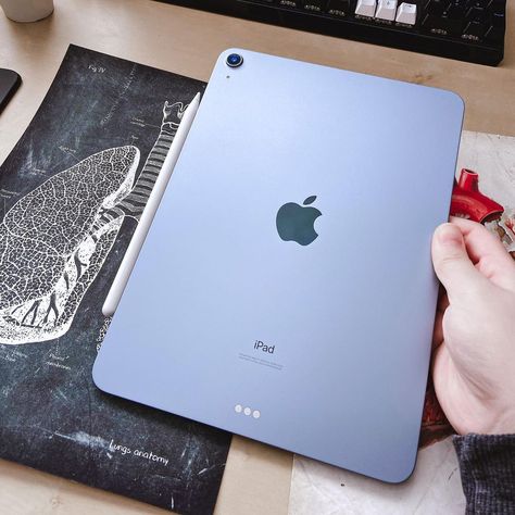 Ipad Air Blue, Manifestations Board, Ipad Blue, Blue Ipad, Ipad Ideas, Ipad Air 4, Apple Technology, Iphone Obsession, Study Inspo