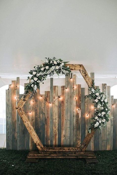 Rustic Wedding Alter, Diy Wedding Arch, Wedding Alters, Wedding Arch Rustic, Rustic Wedding Decorations, Wedding Forward, Martha Stewart Weddings, Wooden Wedding, Rustic Wedding Decor