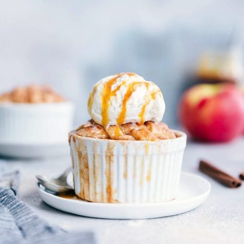 {2 Serving Size} Miniature Apple Pies Healthy Banana Oat Muffins, Sweet Potato And Quinoa, Caramel Apple Bar, Best Dips, Individual Apple Pies, Banana Bread Healthy, Shrimp Nachos, Ramekin Recipe, Apple Bar