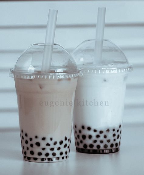 Copo Starbucks, Starbucks Cup Art, Bubble Tea Boba, Boba Drink, Bubble Milk Tea, Kawaii Cooking, Glass Tea Cups, Pretty Drinks, Food Drinks Dessert