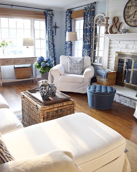 Country Living Room Furniture, Country Living Room Design, French Country Living, Mom Travel, French Country Living Room, Living Room Decor Curtains, Coastal Living Rooms, Country Living Room, Coastal Living Room