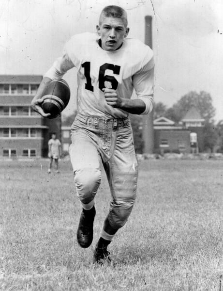 Johnny Unitas # 16 Louisville Cardinals QB Louisville Cardinals Football, Johnny Unitas, Nfl Colts, College Football Players, Baltimore Colts, Cardinals Football, Nfl Football Players, Football History, American Football Players