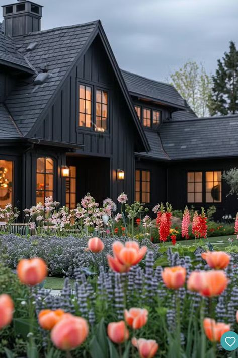 Black Ranch House Exterior, Black Farmhouse Exterior, Coastal Cottage Exterior, Black Home Exterior, Home Exterior Ideas, Black Homes, Ranch House Exterior, Black Houses, Bold Aesthetic