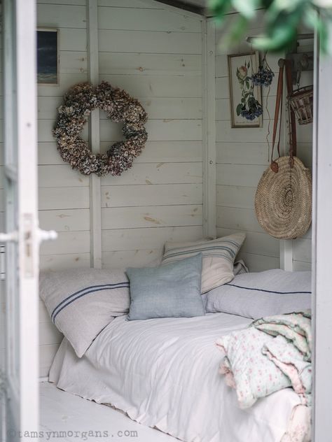 Upcycled Daybed in the Summerhouse #summerhouse #shedideas #shed Summerhouse Bedroom, Summerhouse Decor, Summerhouse Interiors, Shed Bedroom Ideas, Summerhouse Interiors Ideas, Shed Bedroom, Beach Hut Interior, Highland Cottage, Summer House Inspiration