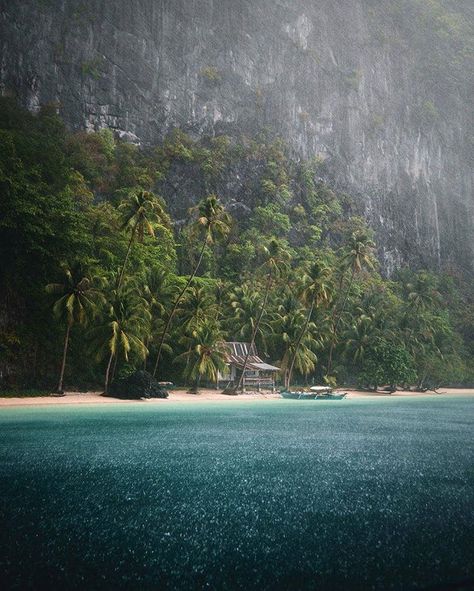 Tropical rains in #Palawan 🌴"There is nothing more magical then being on a tropical beach while it’s pouring with rain. This day was one to… Tropical Beaches, Destination Voyage, Palawan, Travel Alone, Tropical Islands, Breaking Bad, Tropical Beach, Countries Of The World, Solo Travel