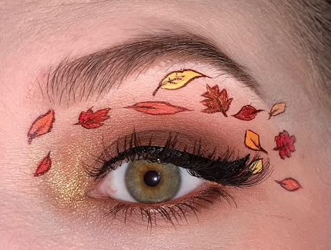 Fall Makeup Eye Looks, Fall Inspired Eye Makeup, Leaves Makeup Autumn, Autumn Leaf Makeup, Fall Leaves Makeup Looks, Autumn Inspired Makeup, Halloween Makeup Looks Eyeshadow, Thanks Giving Make Up, Fall Leaves Face Paint