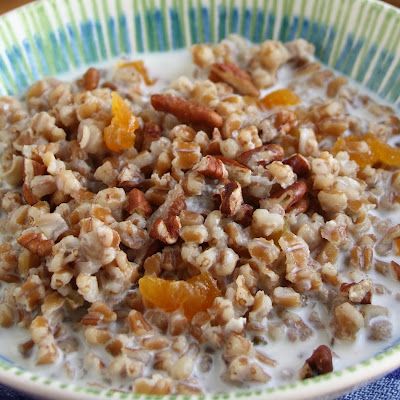 ShowFood Chef: Wheat Berry Cinnamon Porridge – Superfood Breakfast Wheat Berries Breakfast, Cinnamon Porridge, Wheat Berry Recipes, Ancient Grains Recipes, Wheat Berry Salad, Berry Cereal, Wheat Berry, Einkorn Recipes, Superfood Breakfast