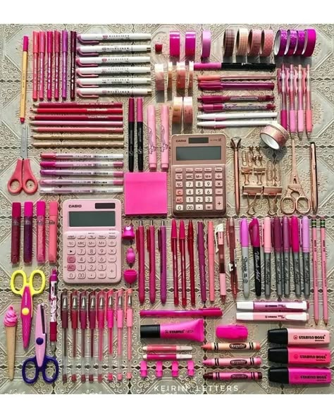 Pens For Bullet Journaling, Stationery Pal, Pretty School Supplies, Stationery Obsession, Cute Stationary School Supplies, Cute School Stationary, Cool School Supplies, Stationery Essentials, Study Stationery