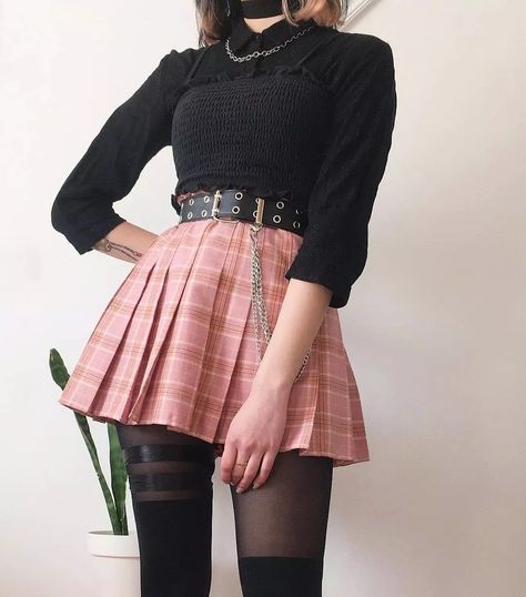 Pink Egirl Fashion, Pink Plaid Skirt Outfit, Pink Plaid Skirt, Grunge Skirt, Egirl Fashion, E Girl Outfits, Belt Skirt, Egirl Outfits, Kawaii Fashion Outfits