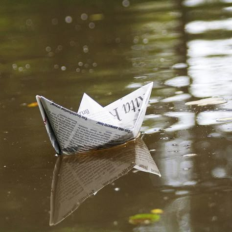 Little boat.... Aesthetic Childhood Memories, Paper Boats, Paper Boat Aesthetic, Boat In Water, Paper Boat Illustration, Paper Boat In Water, Boat On Water Aesthetic, Burning Boats Wallpaper, Childhood Memories Aesthetic