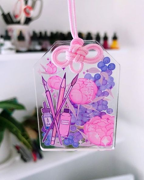 Omamori Charm, Kida Disney, الفن الرقمي, Desain Buklet, Pastel Designs, Acrylic Charms, Cute Keychain, Cute Pins, Art Block