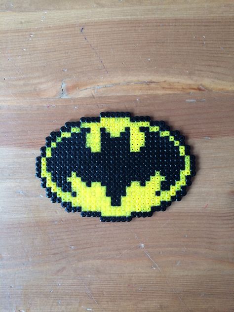 Batman Batman Melty Beads, Batman Perler Beads, Bead Things, Batman Symbol, Easy Perler Beads Ideas, Hamma Beads, Beads Patterns, Beads Ideas, Melty Beads