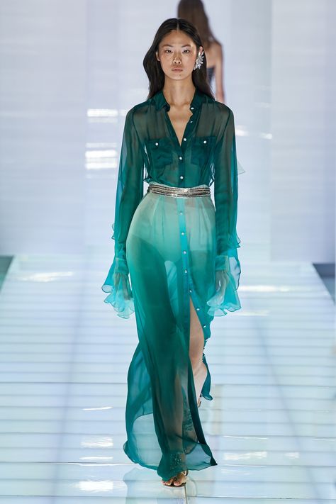 2019 Couture, Amazing Dresses, Fashion Couture, Teal Dress, Fashion Weeks, Moda Vintage, Mode Inspo, Trend Fashion, Stylish Fashion