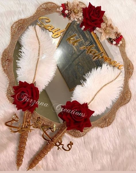 Nikah Mirror Plate, Nikah Pen, Shaadi Decor, Nikkah Nama, Arabic Bridal Mehndi Designs, Mehndi Ideas, Wedding Gift Hampers, Wedding Frame Gift, Wedding Pen