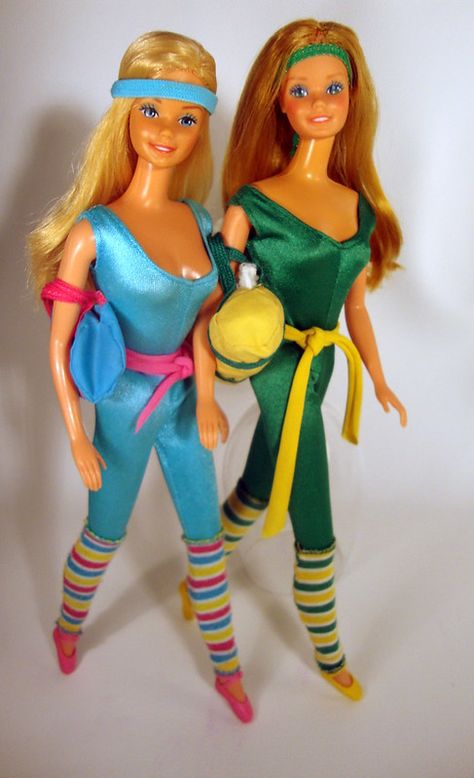 Great Shape Barbie Uk vs.Great Shape Standard Barbie 1983 | Flickr 80s Barbie, 1980s Barbie, Barbie 80s, Barbie Sets, Barbie Doll Clothing Patterns, Barbie Outfits, Barbie Costume, Vintage Barbie Clothes, Im A Barbie Girl