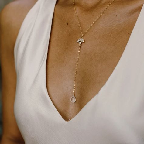 CLARISSA Y Necklace Lariat Necklace Bridal Necklace Wedding - Etsy UK Clear Quartz Necklace, Shoulder Necklace, Bride Necklace, Necklace Bridal, Y Necklace, Dainty Gold Necklace, Necklace Wedding, Wedding Jewellery Necklace, Necklace Dainty