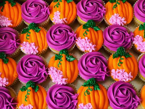 Orange And Purple Cupcakes, September Cupcakes, Little Pumpkin Baby Shower Cupcakes, Fall Cupcake Decorating, Fall Cupcake Cakes Pull Apart, Fall Baby Shower Cupcakes, Thanksgiving Cupcake Ideas, Thanksgiving Cakes Decorating, Halloween Cupcake Cake