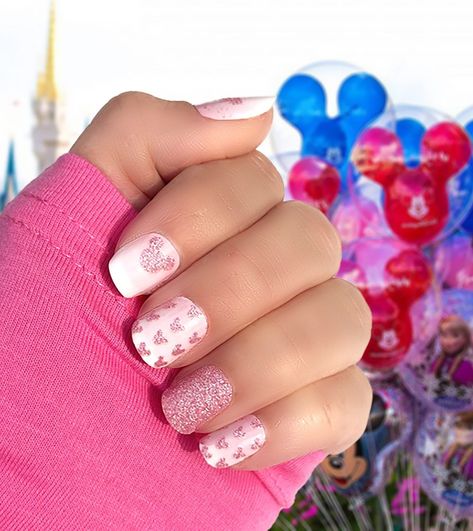 Simple Disney Nails, Disney Princess Nails, Disneyland Nails, Disney Nail Designs, Mickey Mouse Nails, Minnie Mouse Nails, Mickey Nails, Kutek Disney, Unghie Nail Art