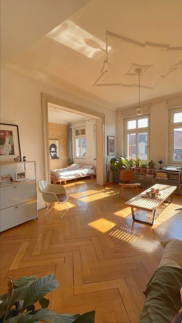 Studio Apartment Ideas Big, Berlin Interior Design Apartments, Nyc Apartment Bedroom Decor, Amsterdam Home Interior, Apartment Netherlands, German House Interior, Amsterdam Houses Interior, Simon Zimmermann, Big Studio Apartment