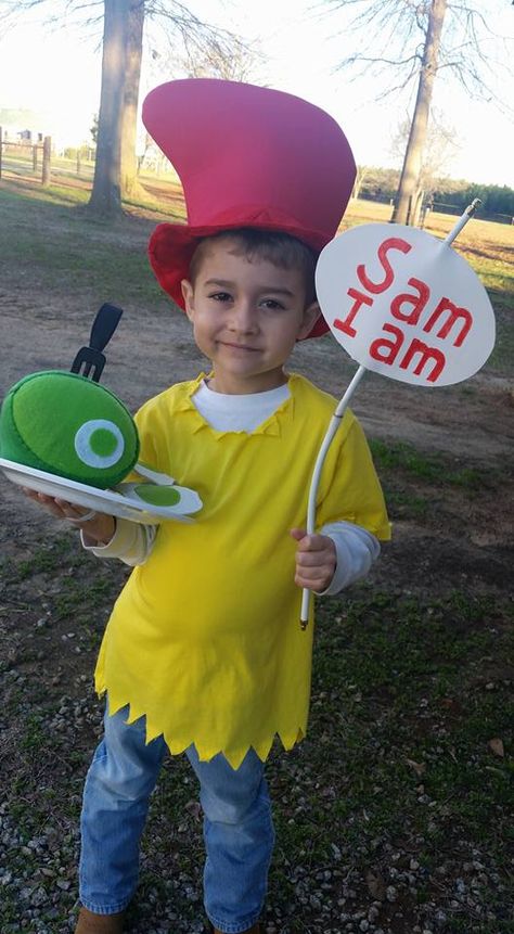 Sam I Am Costume Diy Kids, Dr Suess Family Costumes, Dr Seuss Family Costume, Dr Suess Day Outfit, Sam I Am Costume Diy, Dr Seuss Dress Up Ideas Kids, Dr Suess Costumes For Kids, Dr Seuss Dress Up, Dr Seuss Costume Ideas For Kids