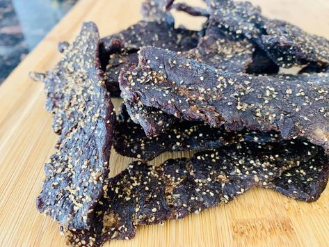 Black Pepper Beef Jerky ~ The Recipe Bandit Peppered Beef Jerky Recipe Dehydrator, Black Pepper Jerky Recipe, Peppered Jerky Recipe, Spicy Jerky Recipe, Peppered Beef Jerky Recipe, Spicy Beef Jerky Recipe, Jerky Marinade Recipes, Beef Jerky Dehydrator, Beef Jerky Recipe Dehydrator