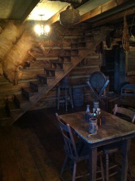 tavern goods Dnd Room, Goth Cottage, Fantasy Rooms, A Writer's Life, Medieval World, Primitive Decorating, Skyrim, Middle Ages, Game Room