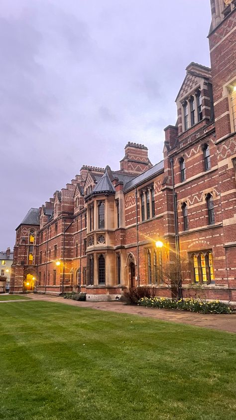 Keble College Oxford, All Souls College Oxford, Lincoln College Oxford, Exeter College Oxford, Pembroke College Oxford, Oriel College Oxford, Oxford University, Manifestation Board, Study Abroad